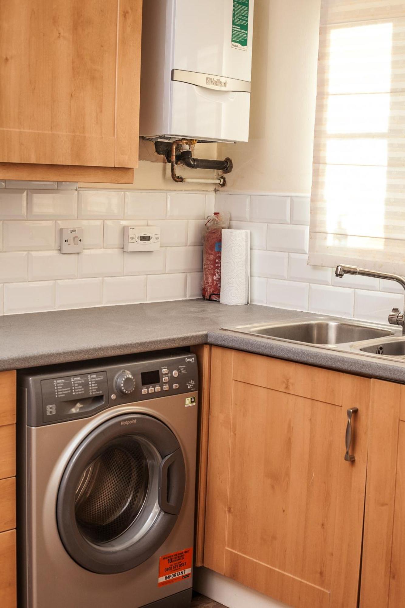 Avril Warwickshire Home Stay Нанитон Экстерьер фото