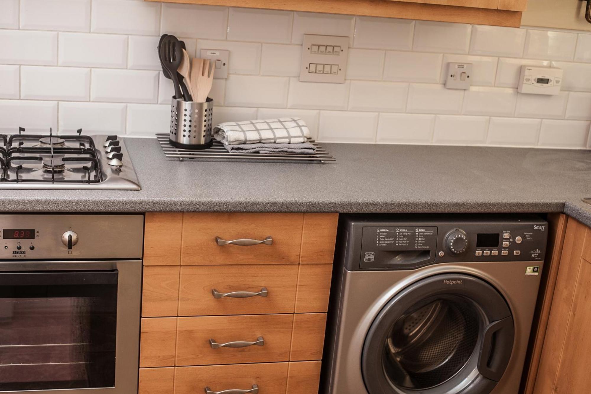 Avril Warwickshire Home Stay Нанитон Экстерьер фото