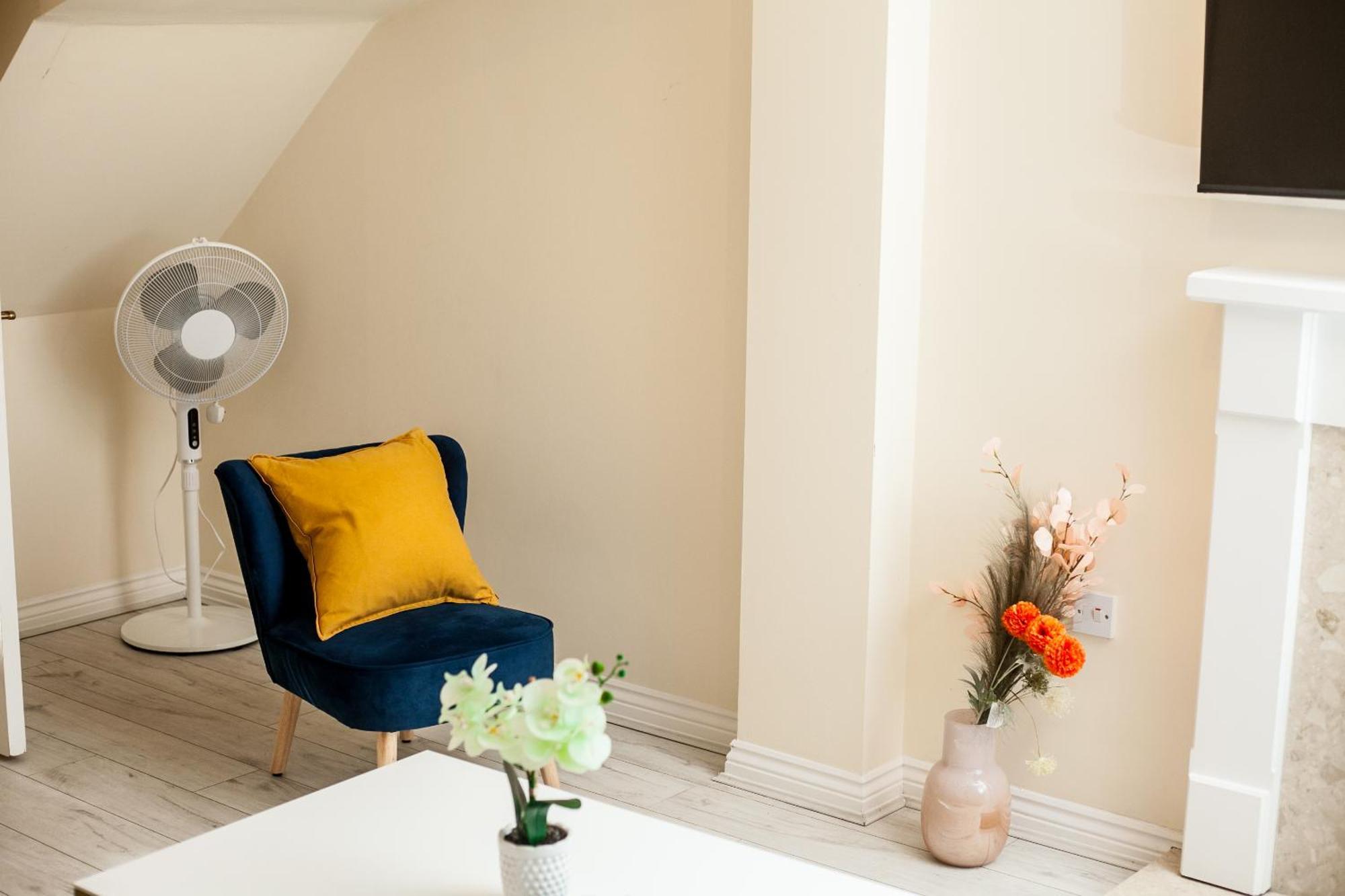 Avril Warwickshire Home Stay Нанитон Экстерьер фото