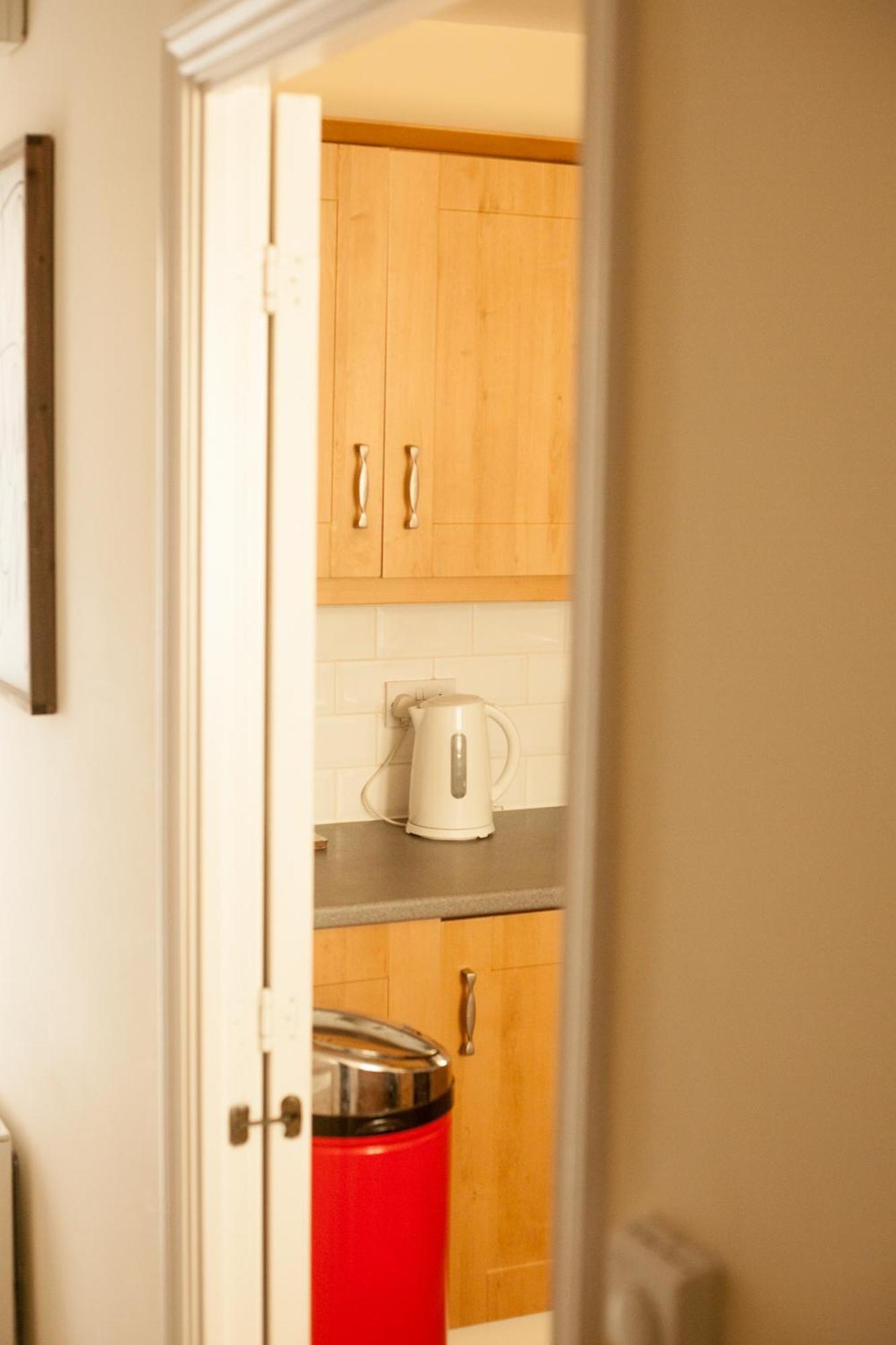 Avril Warwickshire Home Stay Нанитон Экстерьер фото