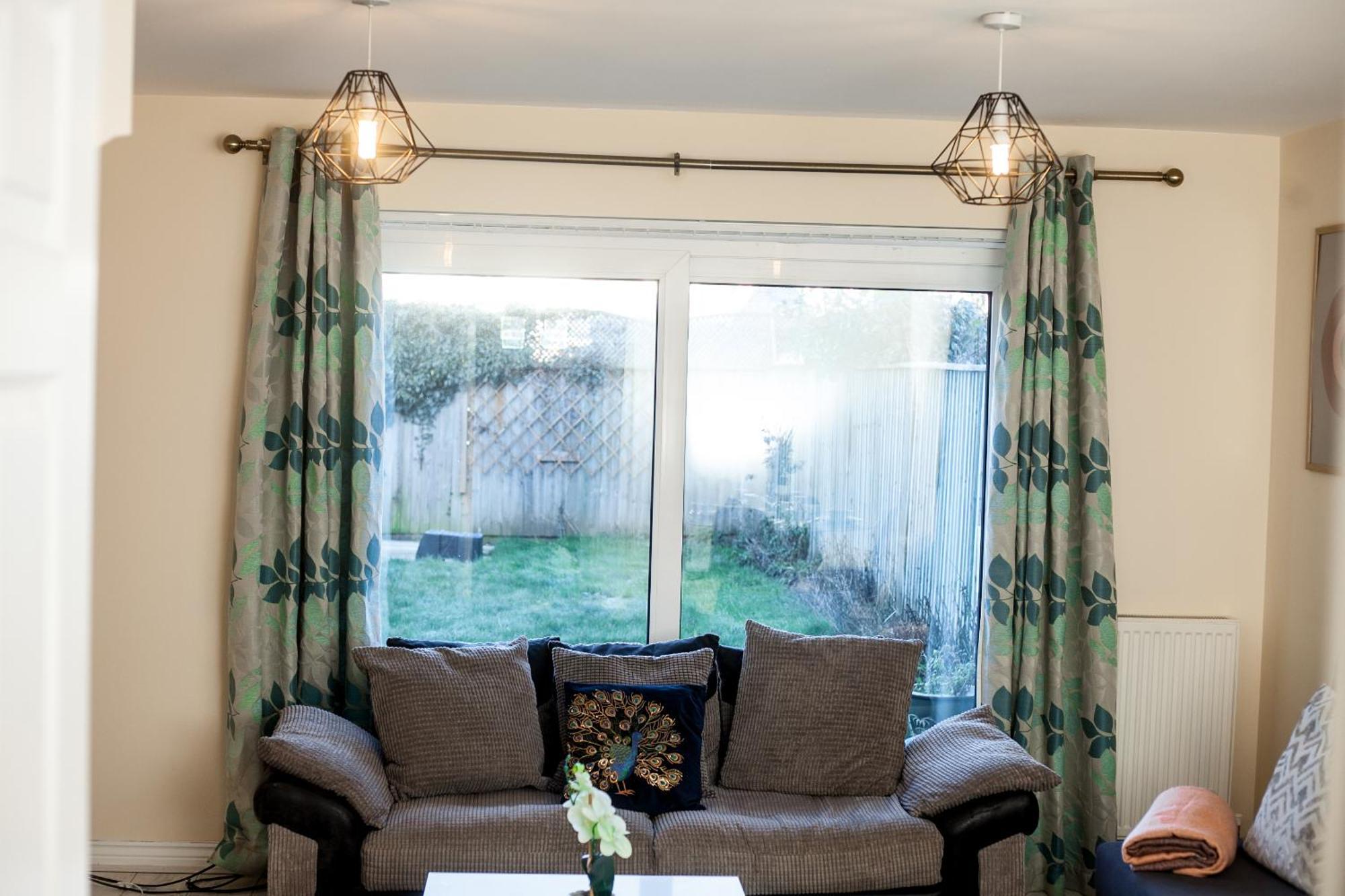 Avril Warwickshire Home Stay Нанитон Экстерьер фото