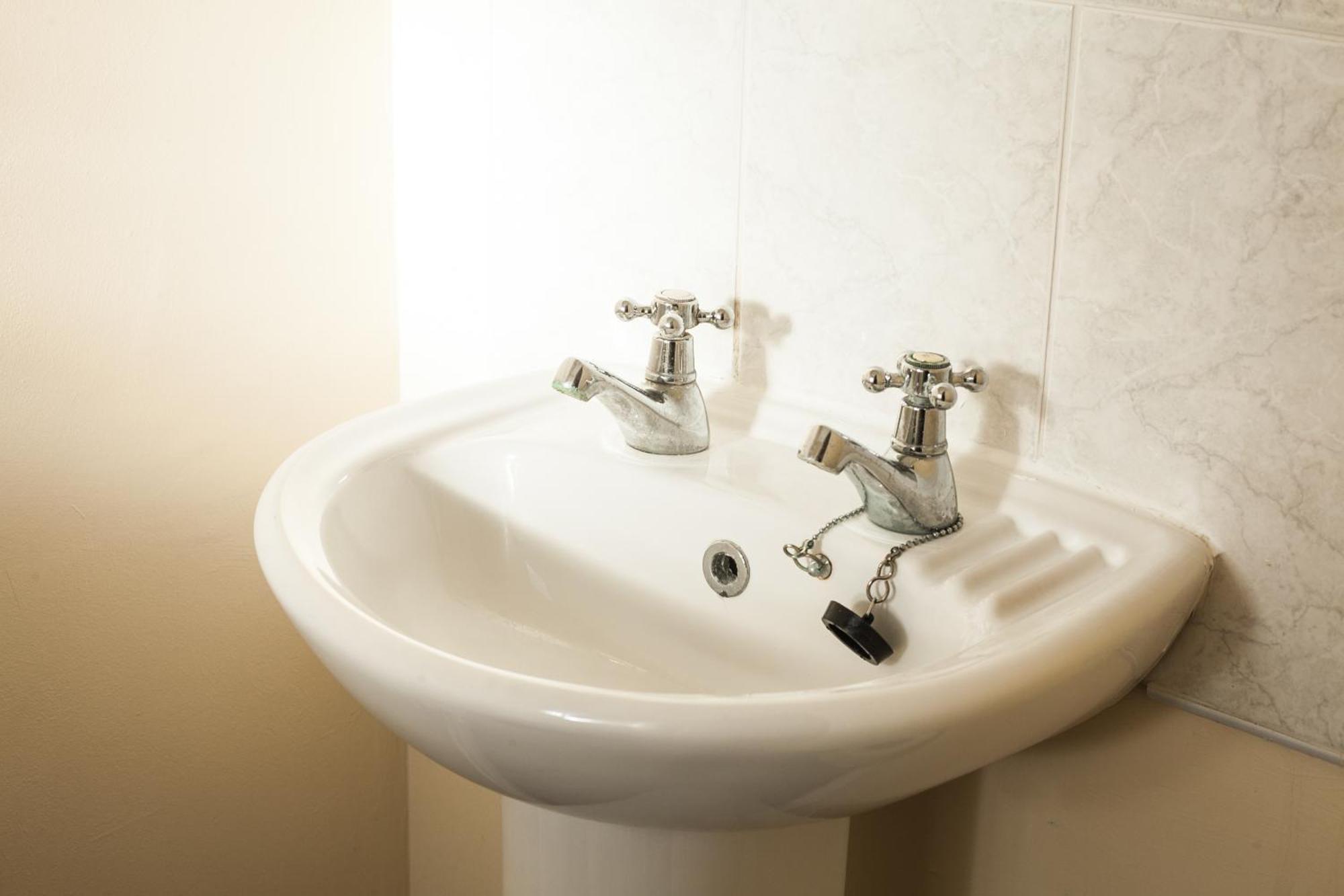Avril Warwickshire Home Stay Нанитон Экстерьер фото
